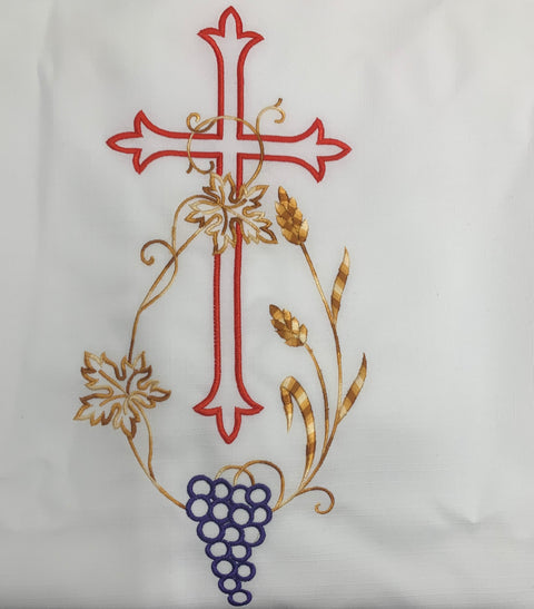 D840 WHITE DALMATIC WITH CROSS WHEAT AND GRAPES