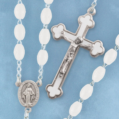 Oval plastic bead rosary with matching crucifix, 18½”
